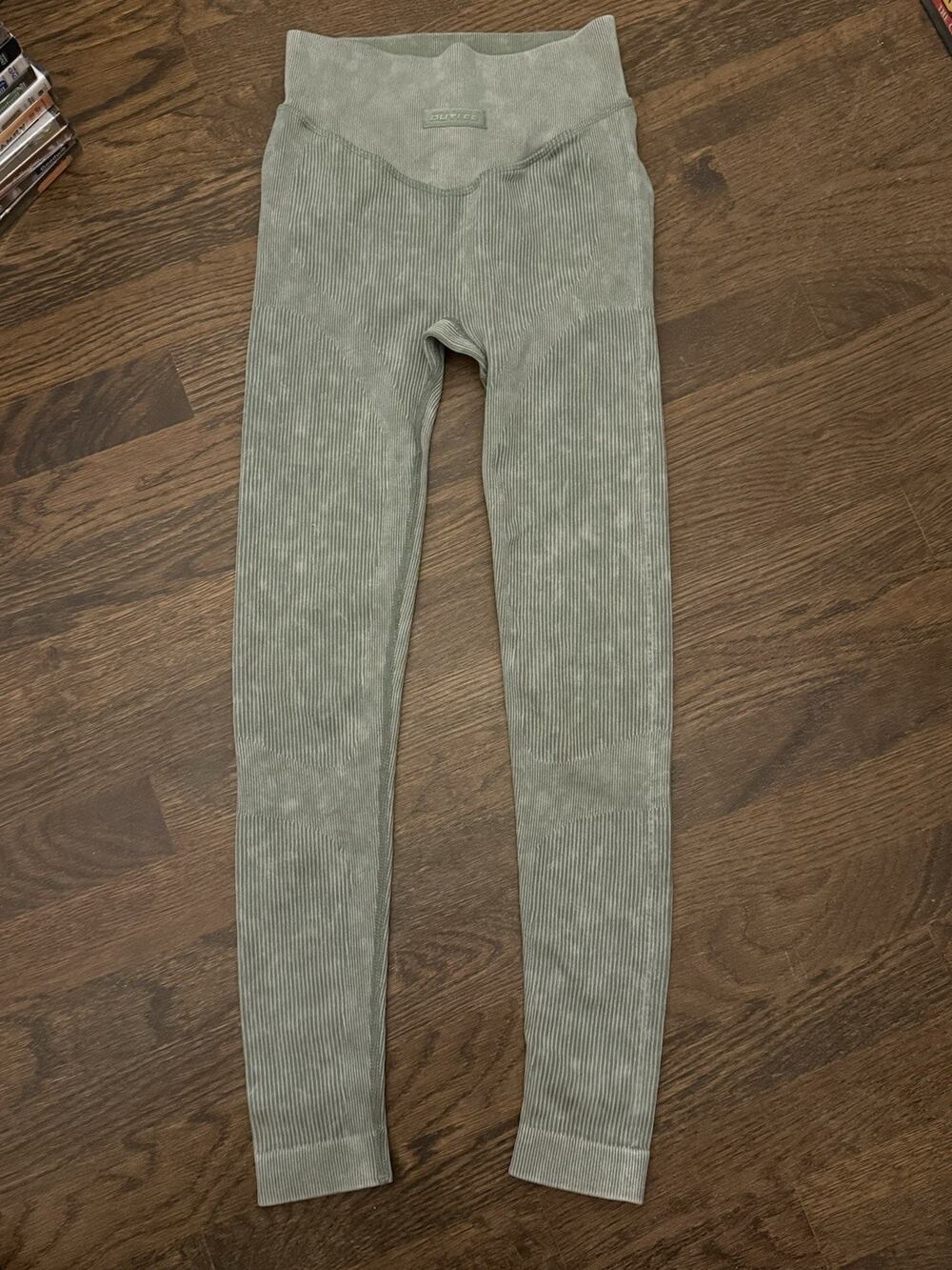 Bo+Tee Green Acid Wash Ribbed Seamless Workout Leggings High Rise size S